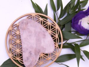 gua sha en quartz rose